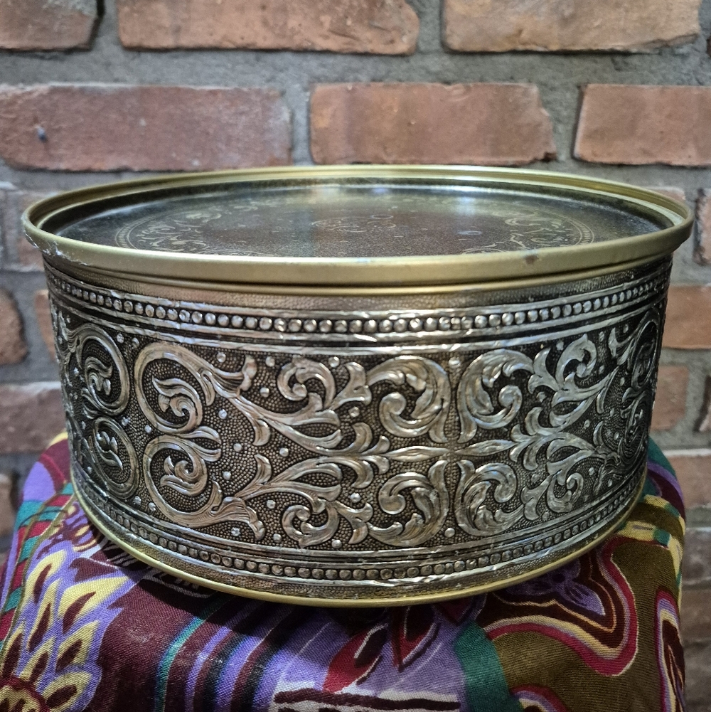 Vintage Guildcraft Tin With Lid